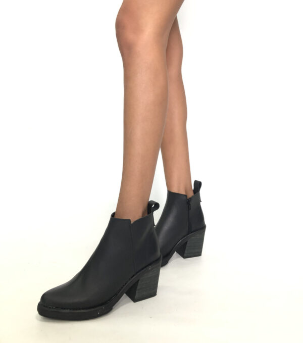 BOTA NAIROBI NEGRA ART1315